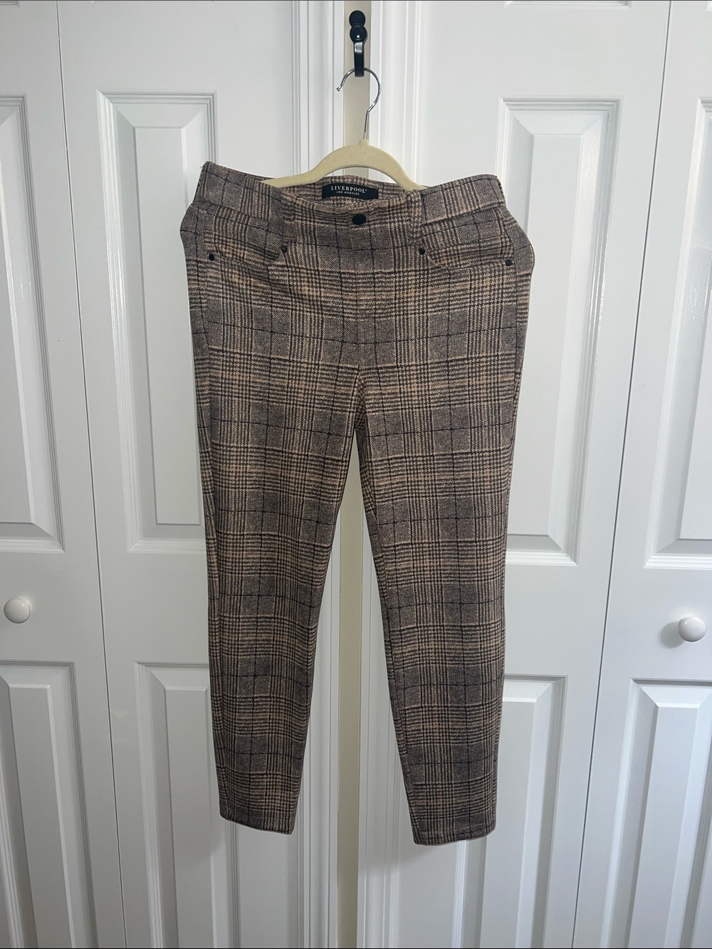 Liverpool pull on plaid  pant. NWOT